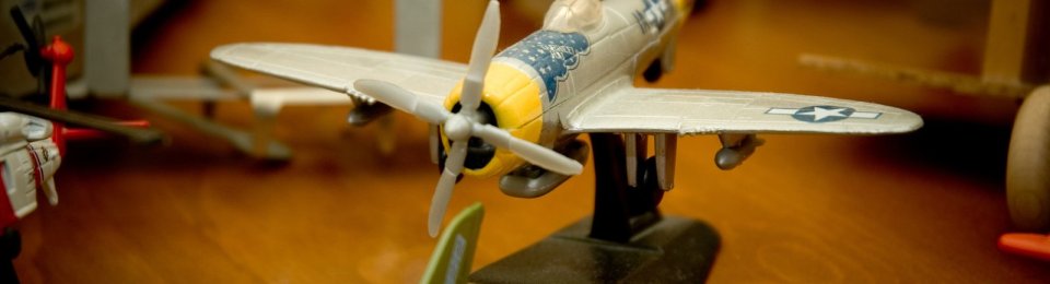 foto toy-airplanes